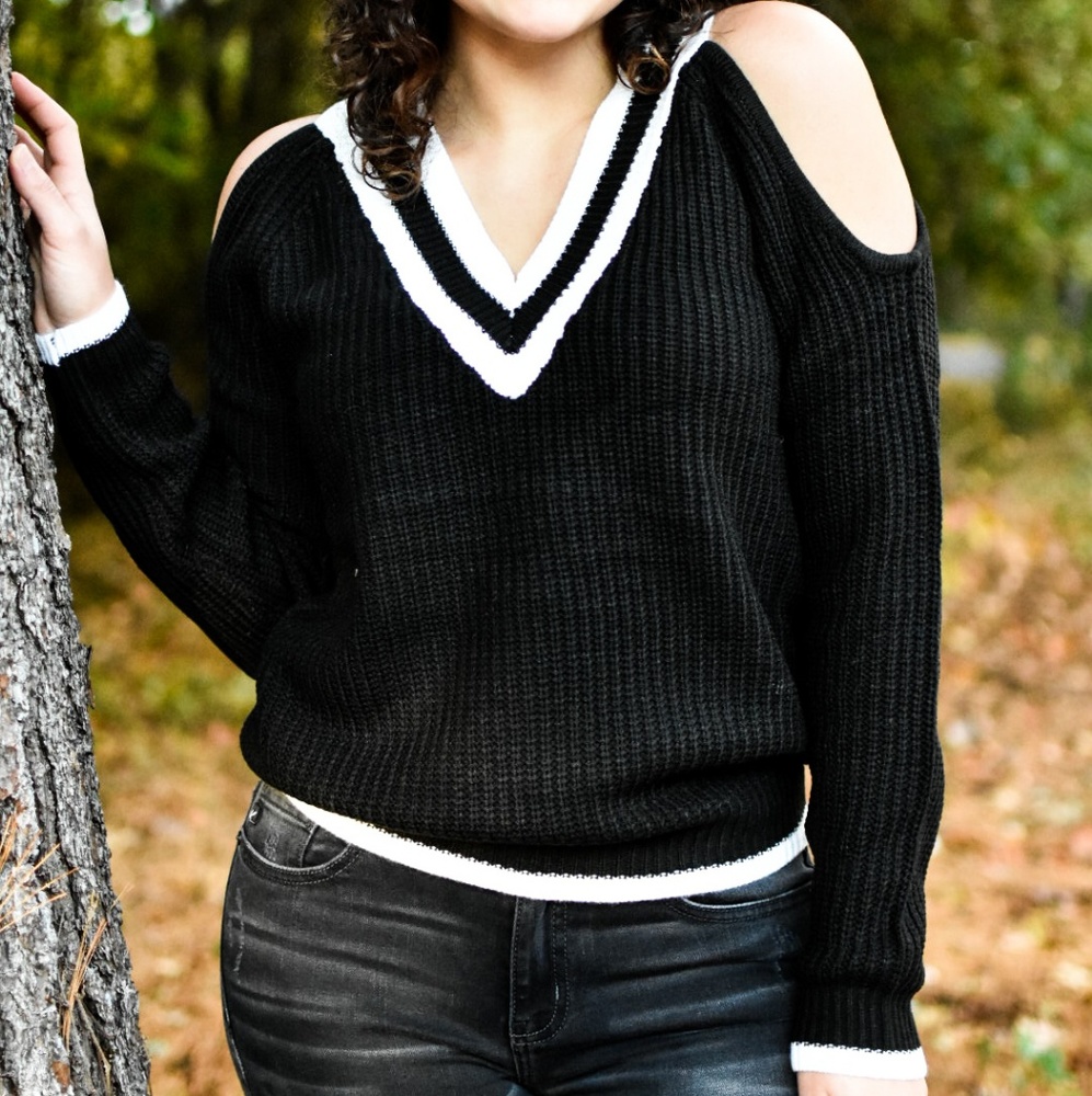 VARSITY VIBES STRIPED V NECK SWEATER (BLACK) - Picture 4 of 8